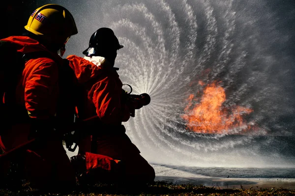 Yangın eğitimi düzenli olarak hazır olmak için Eğitim Merkezi.