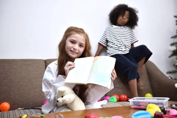 Oynayarak öğrenme çocukların ve becerileri geliştirmek.