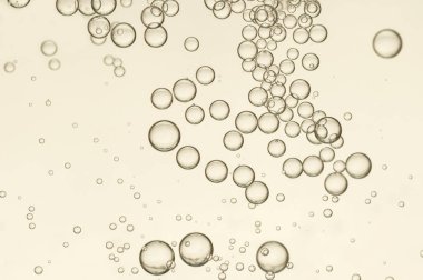 Kırmızı hava kabarcıkları