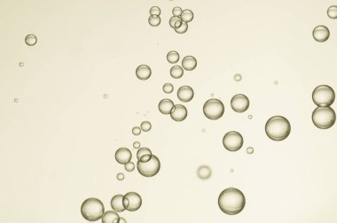 Kırmızı hava kabarcıkları