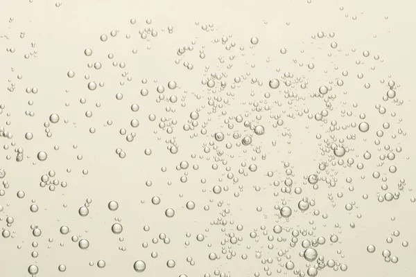 Bulanık bir arka plan üzerinde kabarcıklar