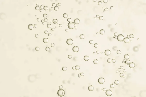 Buborékok át egy elmosódott háttér — Stock Fotó