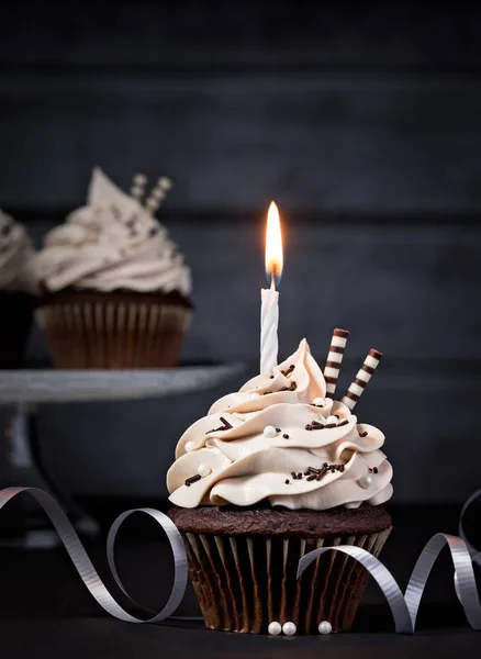 Шоколад день народження кекс — стокове фото