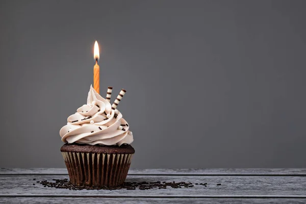 Chocolade verjaardag cupcake — Stockfoto