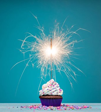 Doğum günü maytap Cupcake