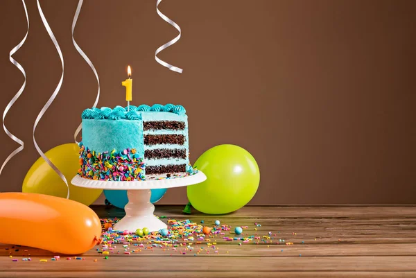 Pierwszy tort urodzinowy — Zdjęcie stockowe