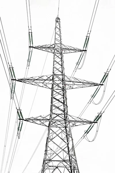 O poste de eletricidade de alta tensão isolado no fundo branco . — Fotografia de Stock