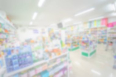 Arkaplanı bulanık eczane içi