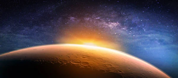 Paesaggio con Via Lattea galassia. Alba e vista del pianeta dallo spazio con la galassia della Via Lattea. (Elementi di questa immagine forniti dalla NASA ) — Foto Stock