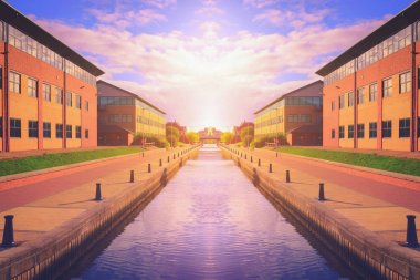 Günbatımında içinde Stockton on tees, North Yorkshire, İngiltere'de kanal