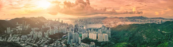 Вид з повітря Панорама Гонконг на заході сонця. — стокове фото