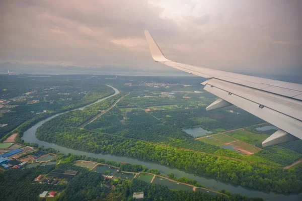 Ala Silueta Avión Amanecer Vista Través Ventana — Foto de Stock