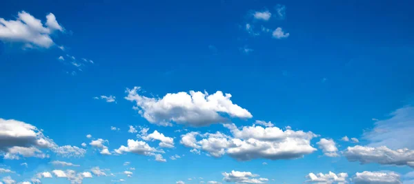 Schöner Blauer Himmel Mit Wolkenhintergrund — Stockfoto