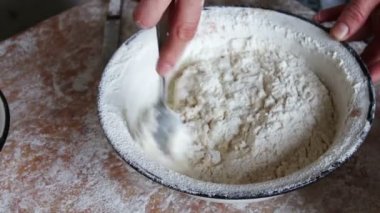 Kadın ev yapımı Daugh Kneads