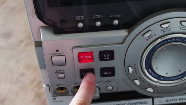 Knoppen op cassetterecorder — Stockvideo