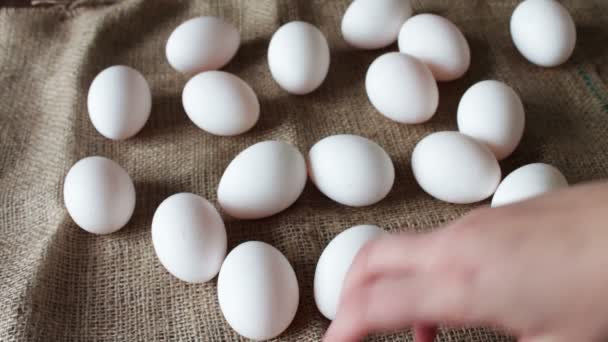 Fresh white large raw eggs — Stock Video