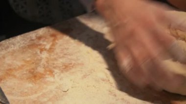 masada unu hamur yoğurma eller