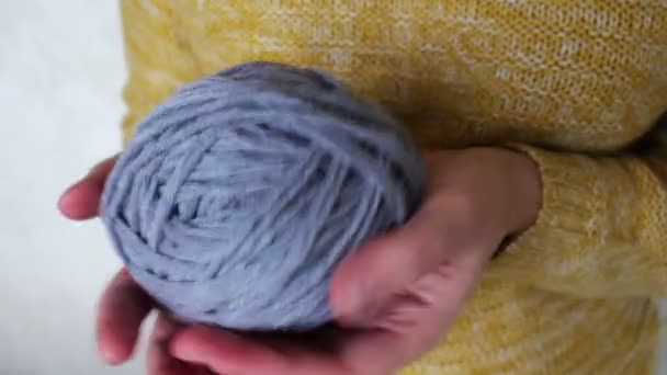 Boule de laine grise — Video