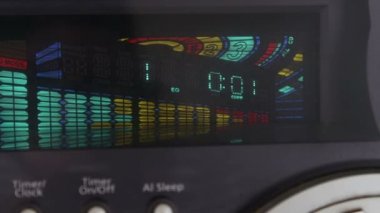 Zaman kodu çalıştıran Cd veya Mp 3 çalar