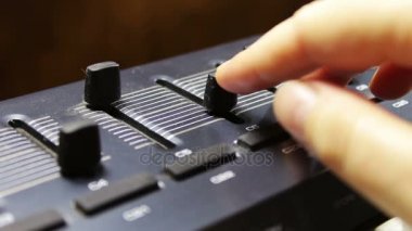 el MIDI Birleştiricisi klavye tunes