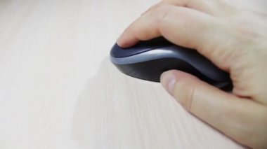 beyaz arkaplandaki bilgisayar faresi