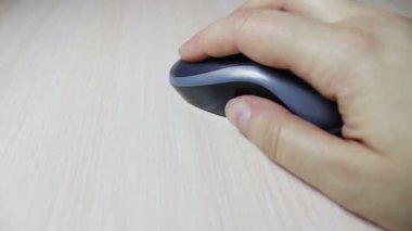 beyaz arkaplandaki bilgisayar faresi