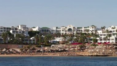 Sharm el-Sheikh, Mısır - 6 Aralık 2016: Mısır deniz kıyısında ve oteller ile.