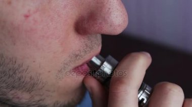 Adam sigara elektronik sigara buhar