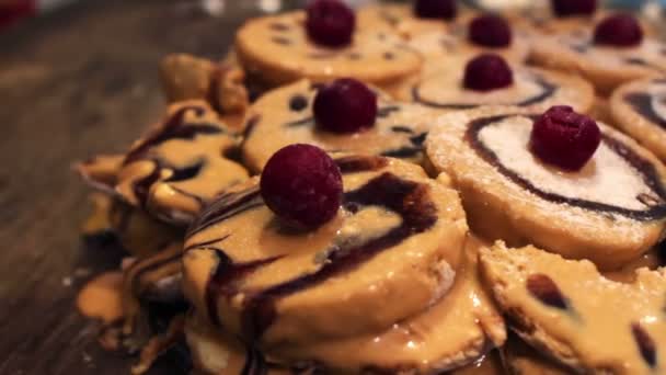 Homemade cookie cake with chocolate glaze — Stock Video