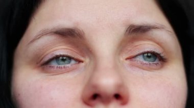 Yüz ifadesi closeup - tears, cry