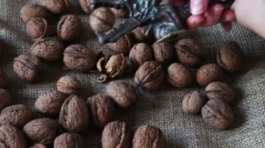 Vintage Fındıkkıran ve ceviz