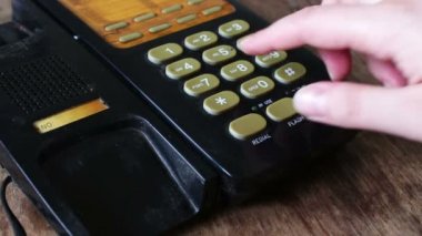 Eski siyah telefon tuşları