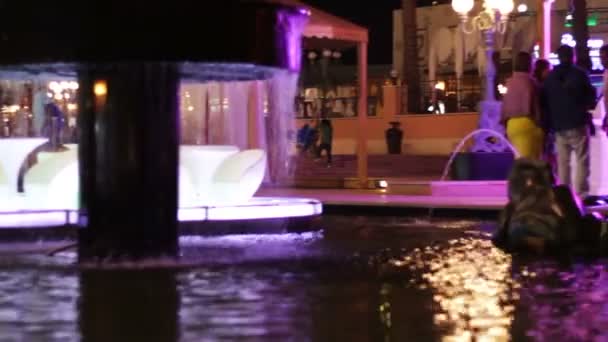Egypte, South Sinai, Sharm El Sheikh, November 28, 2016: Soho square. Het luxe restaurant op het water — Stockvideo