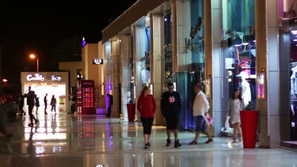 EGYPT, SOUTH SINAI, SHARM EL SHEIKH, NOVEMBER 28, 2016: Beautiful storefront. Сохо квадрат. Магазины с азиатскими товарами на площади Сохо, Шарм-эль-Шейх, Египет . — стоковое видео