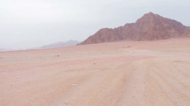 Kırmızı çöl yatay Sinai Dağları