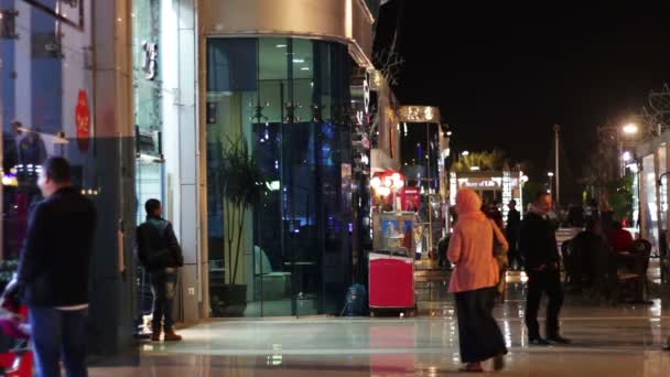 EGIPTO, SUR DE SINAI, SHARM EL SHEIKH, 28 DE NOVIEMBRE DE 2016: Hermoso escaparate. Plaza Soho. Tiendas con productos asiáticos en la Plaza del Soho, Sharm El Sheikh, Egipto . — Vídeos de Stock