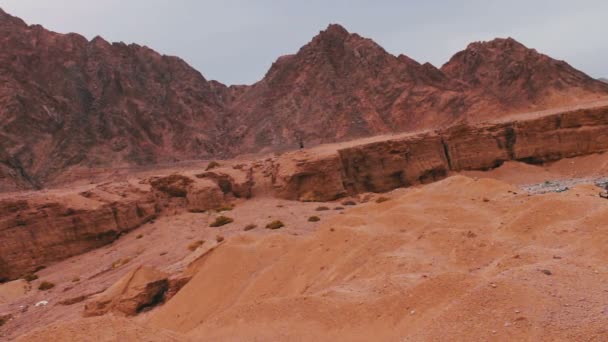 シナイ山の赤の砂漠の風景 — ストック動画