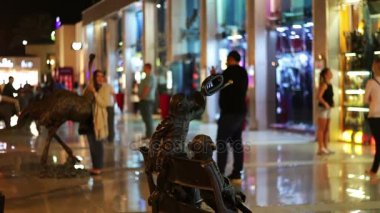 Mısır, South Sinai, Sharm El Sheikh, 28 Kasım 2016: güzel mağazası. Soho Meydanı. Mağaza Soho Square, Sharm El Sheikh, Mısır üzerinde Asya mallar ile.