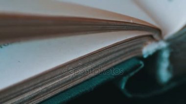 kitap sayfaları açma