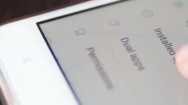 bir akıllı telefon yakın çekim elinde kullanımı