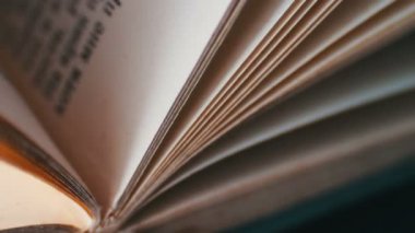 kitap sayfaları açma