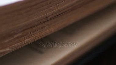 kitap sayfaları açma