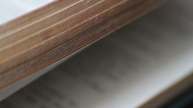 kitap sayfaları açma