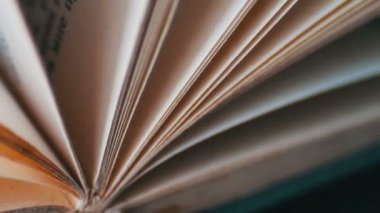 kitap sayfaları açma