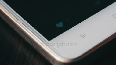 Sosyal ağ smartphone cep telefonu ile düğmesi gibi