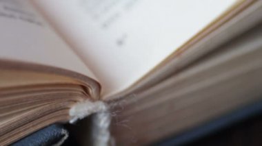 kitap sayfaları açma