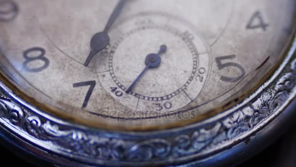 Closeup vintage ρολόι πρόσωπο μαρκάροντας δευτερόλεπτα — Αρχείο Βίντεο