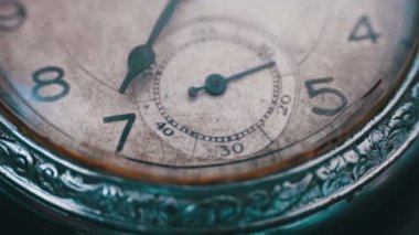 Portre bir vintage saat mekanizması çalışma