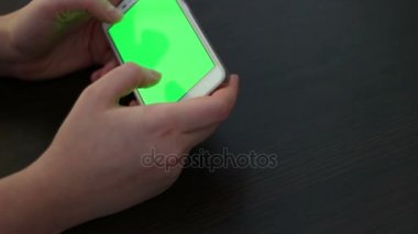 Beyaz Smartphone Dokunmatik ekranda