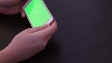 Beyaz Smartphone Dokunmatik ekranda